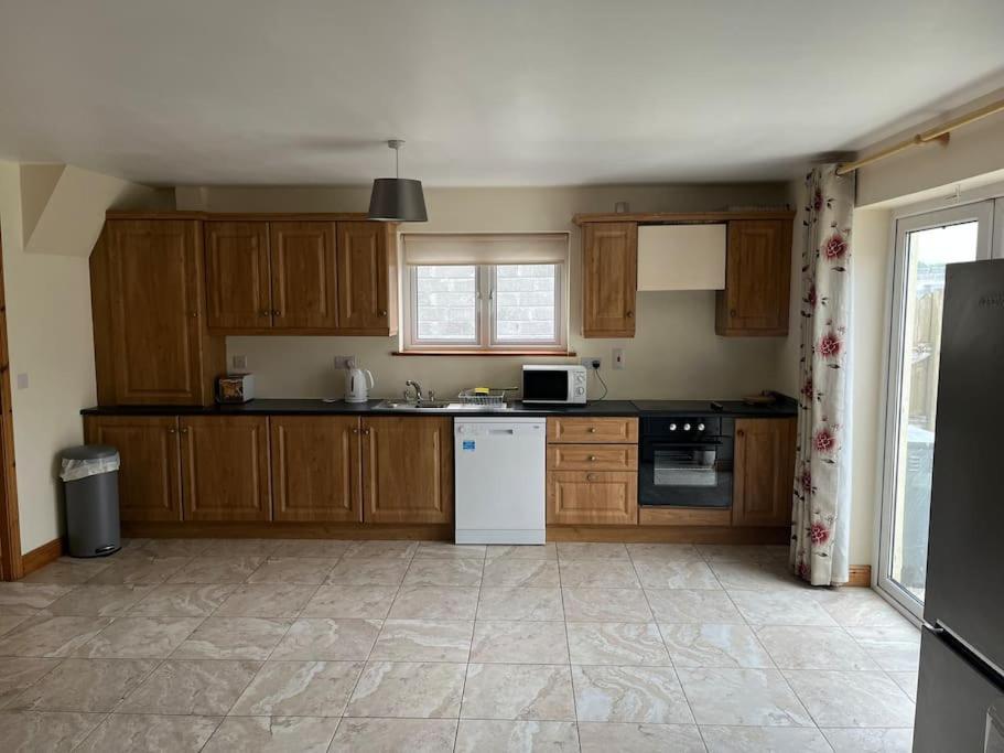 Вілла Modern 4 Bed House In Town Tubbercurry Екстер'єр фото